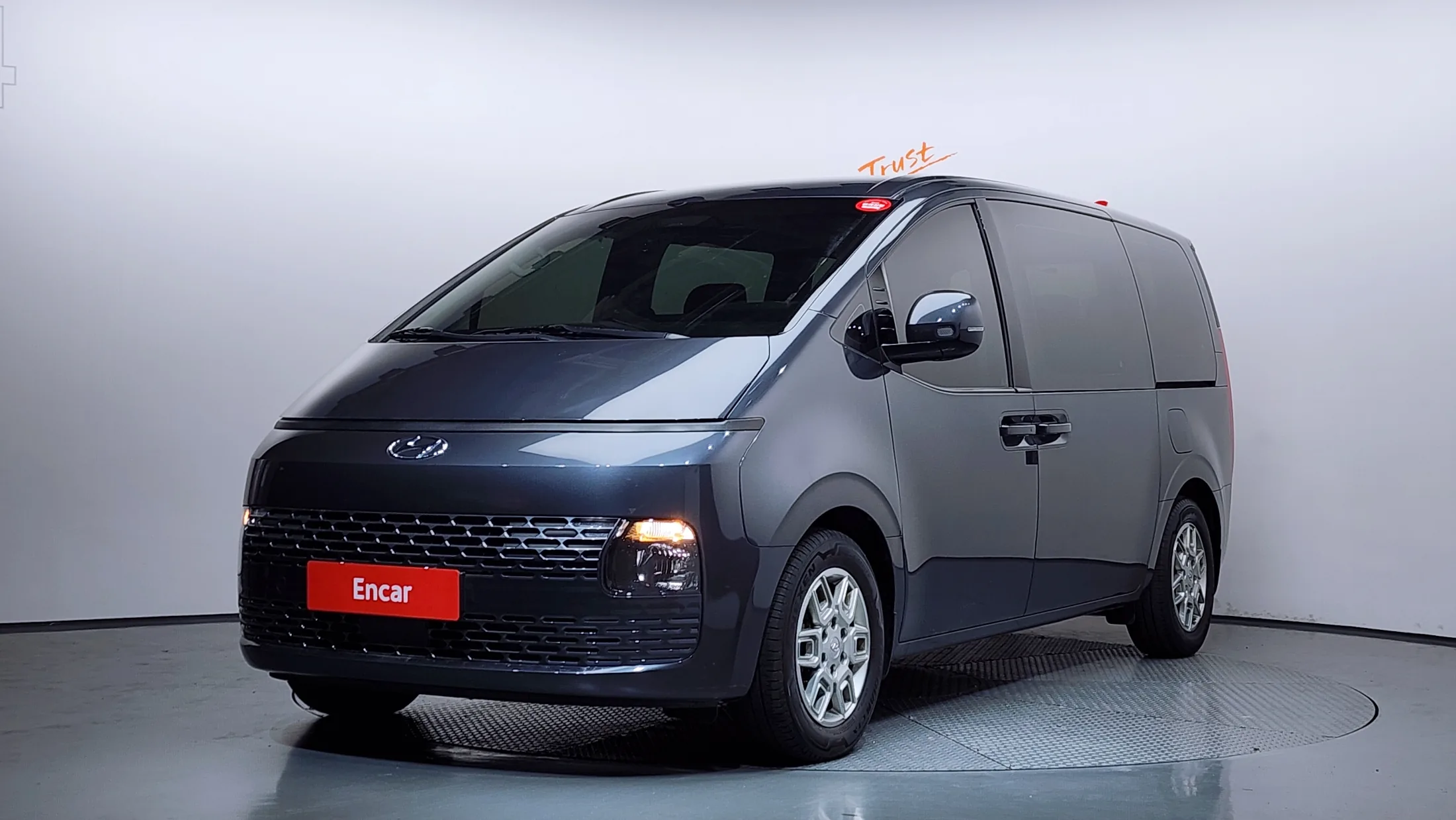 Hyundai Staria Tourer 11-Seater