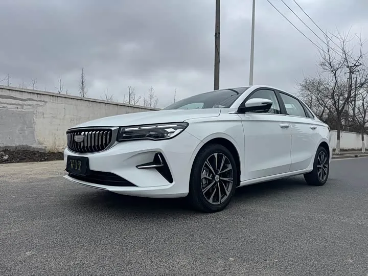 Geely Emgrand Luxury 2022