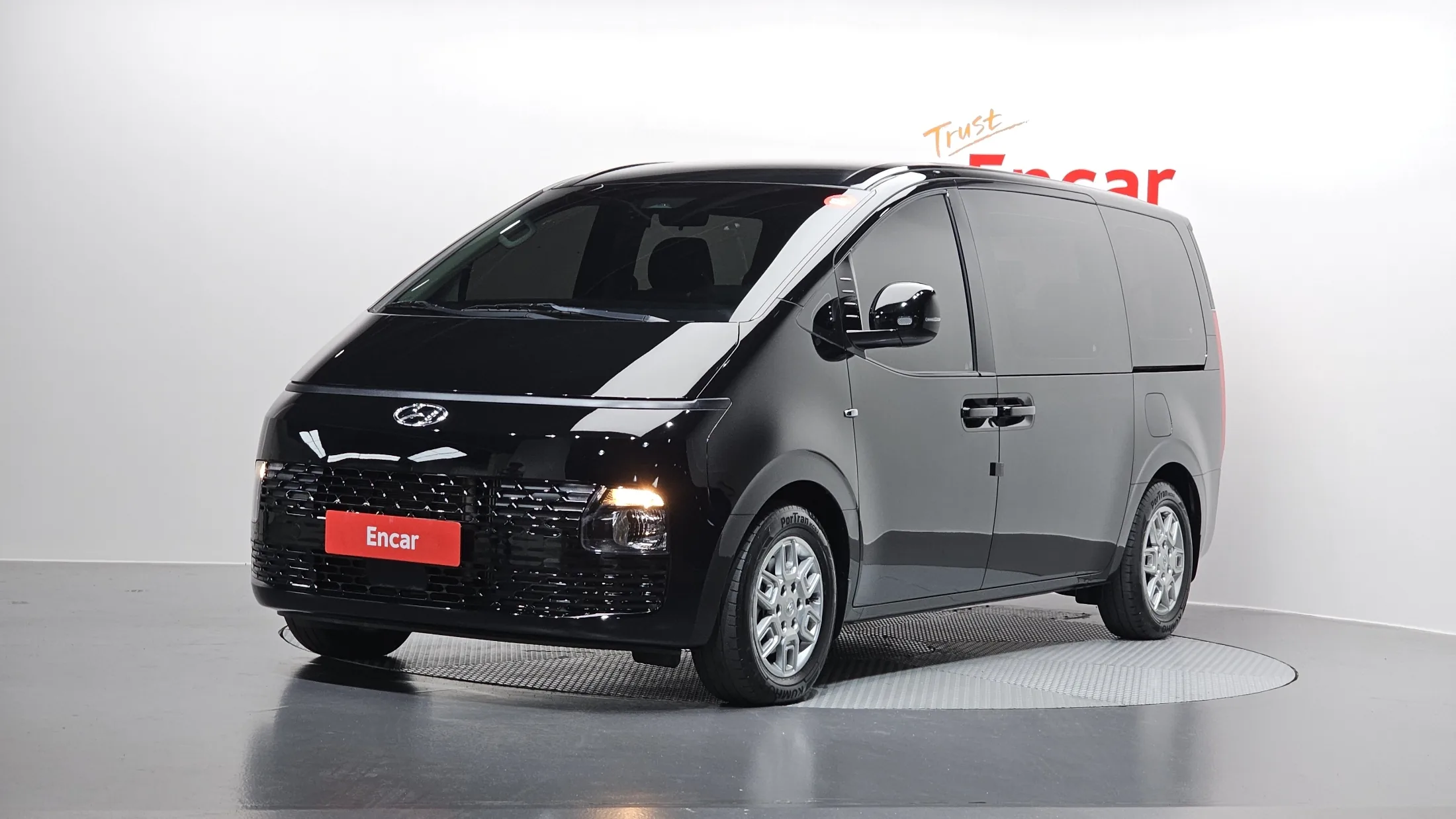 Hyundai Staria Tourer 9-Seater